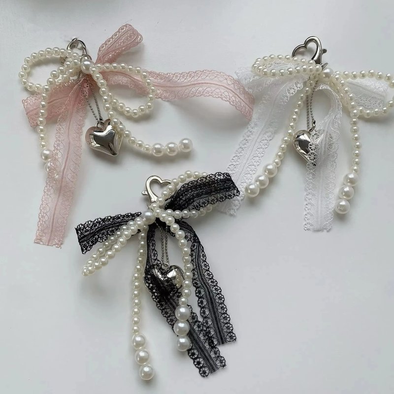 Chic Pearl Bowknot Keychain