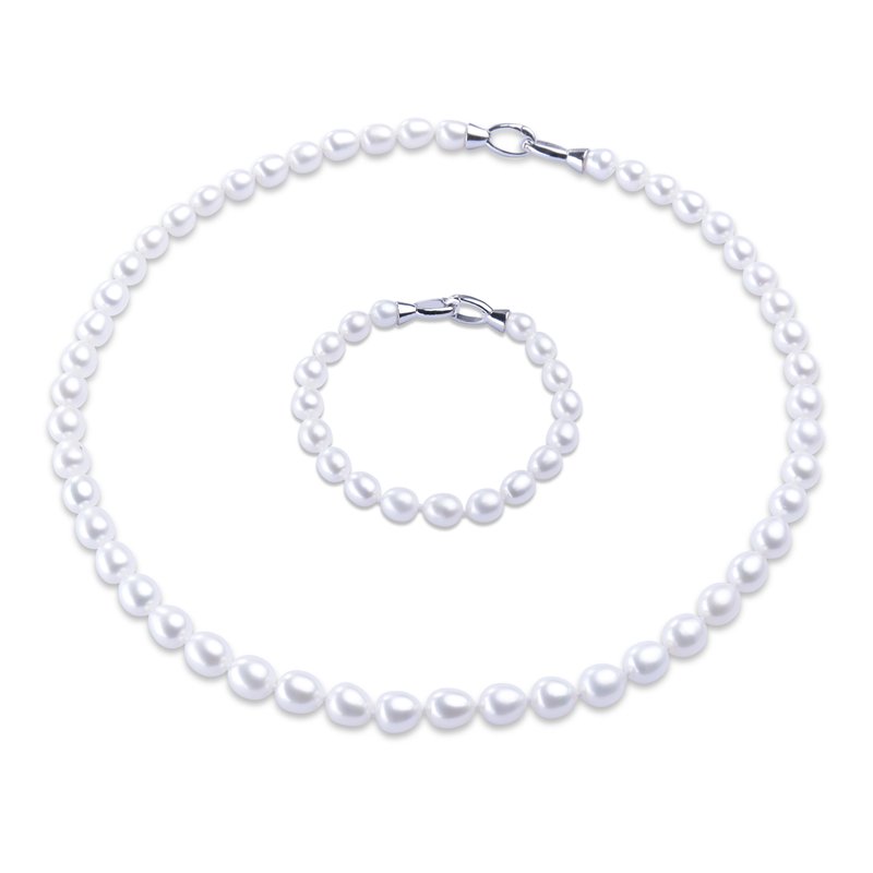 Elegant Freshwater Pearl Jewelry Set