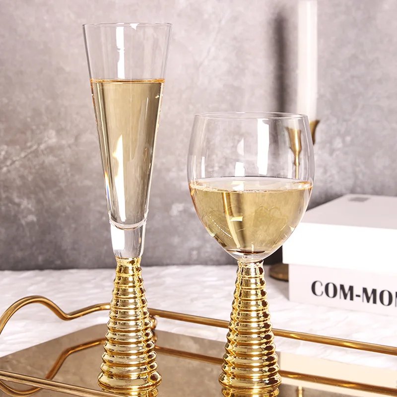 Elegant Golden Wine Glass Set
