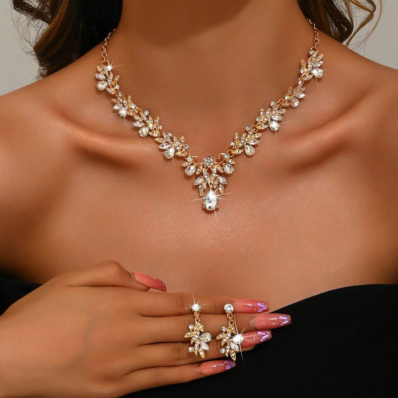 Elegant Waterdrop Necklace Set