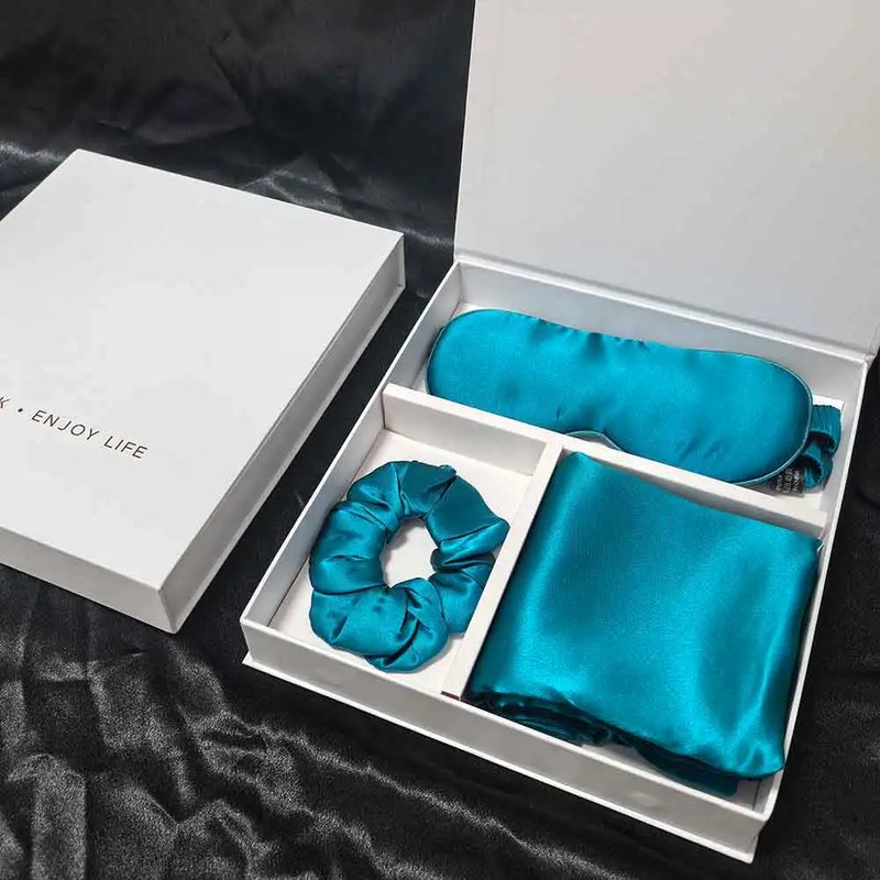 Luxury Silk Pillowcase Gift Set