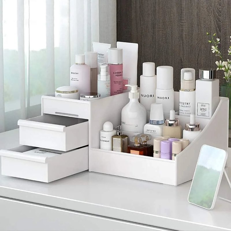 Elegant Multi-Compartment Makeup Organizer