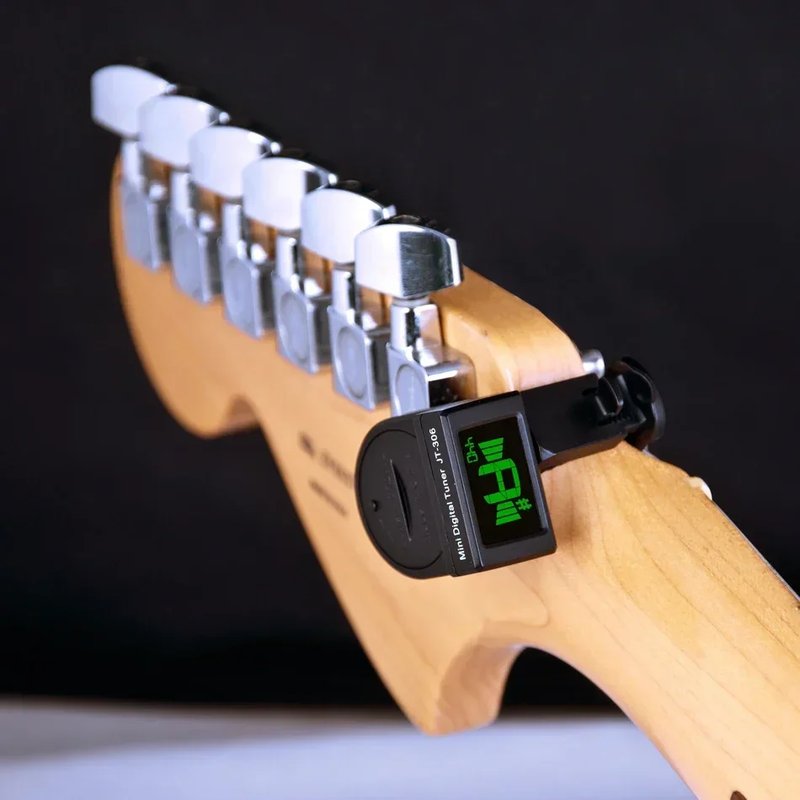 Compact Clip-On Guitar Tuner