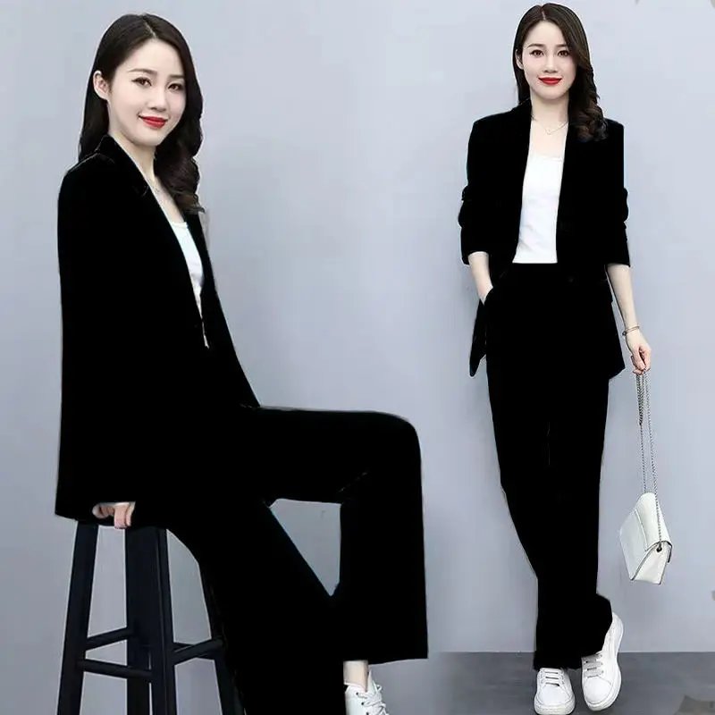 Chic Women's Blazer and Pants Set