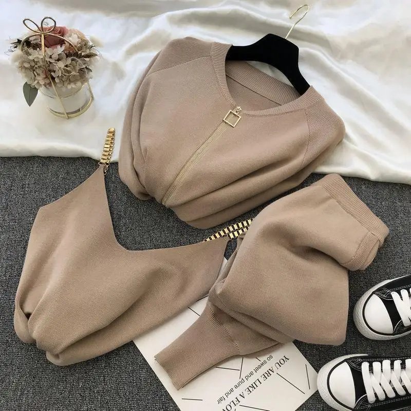 Chic 3-Piece Women's Outfit Set