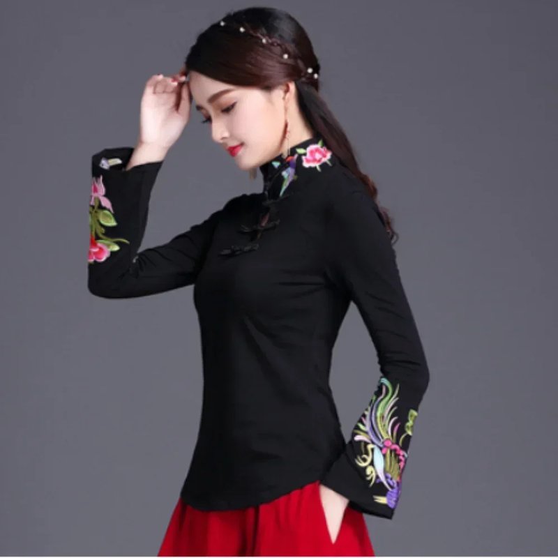 Vintage Ethnic Style Women’s T-Shirt