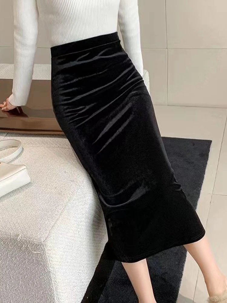 Chic Velvet Black Midi Skirt