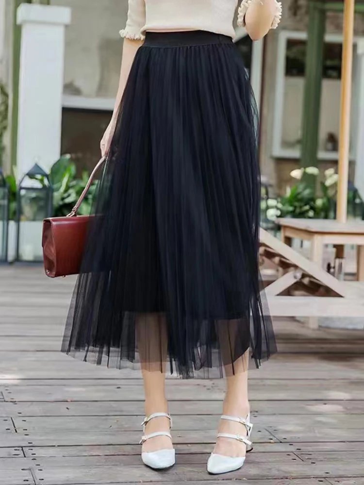 Chic High-Waisted Tulle Skirt