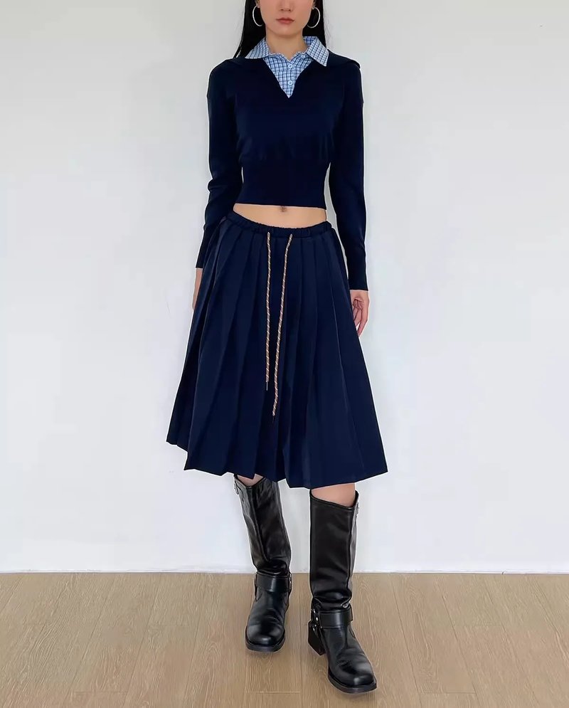 Elegant Pleated Midi Skirt