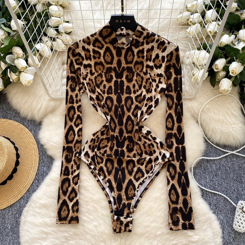 Chic Leopard Print Bodysuit
