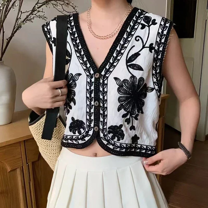 Floral Embroidered Sleeveless Cardigan