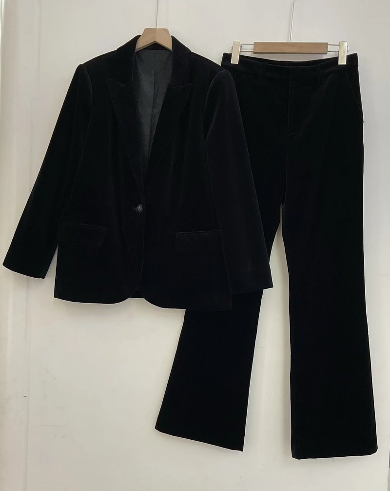 Chic Velvet Blazer and Pants Set