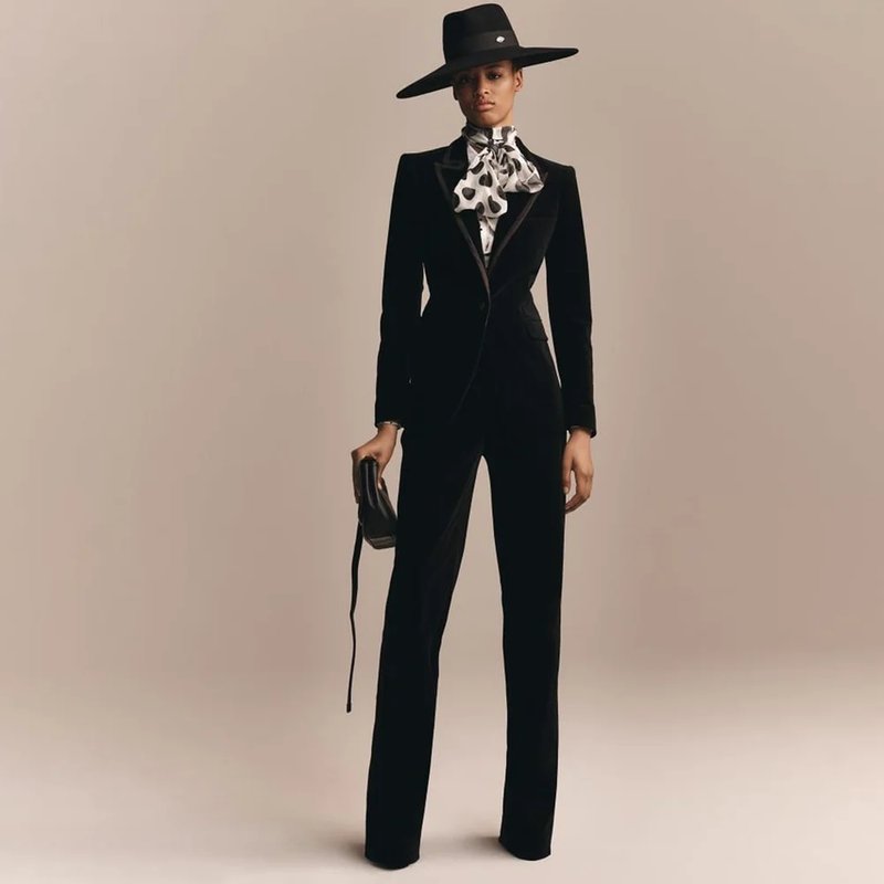 Chic Black Velvet Blazer Set