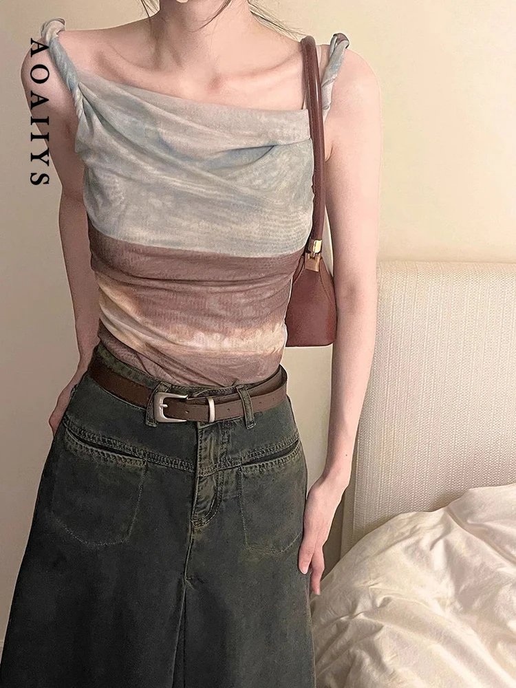 Chic Gradient Halter Crop Top