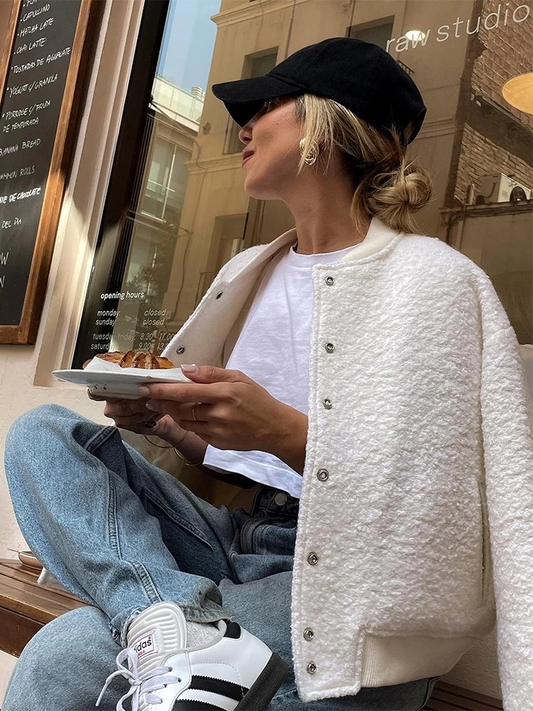 Chic Women's Tweed Bomber Jacket