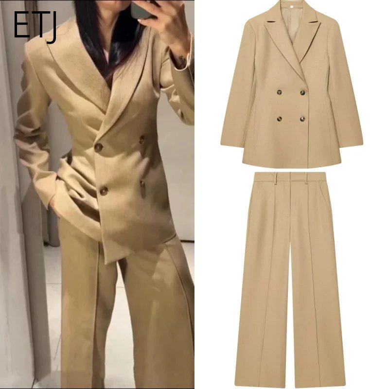 Chic Women's Blazer and Pants Set
