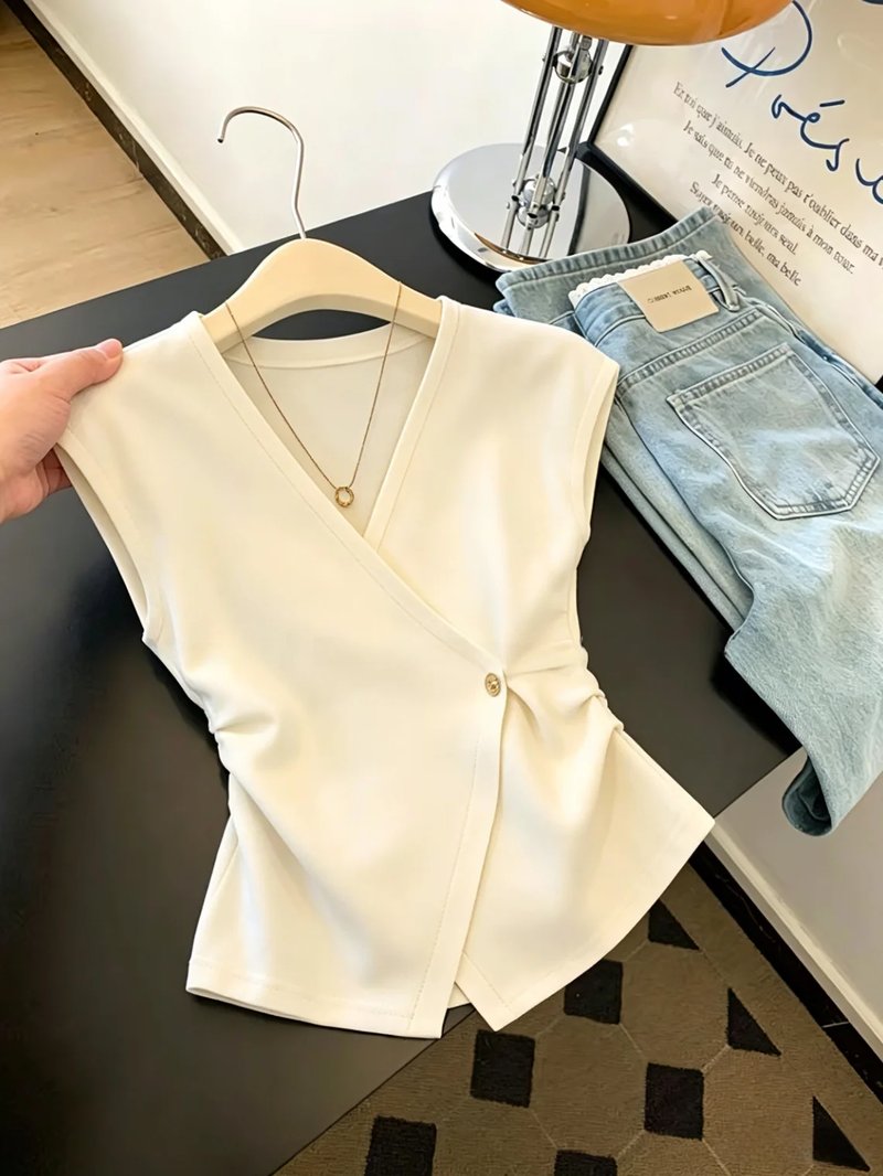 Chic Summer V-Neck Knit Top