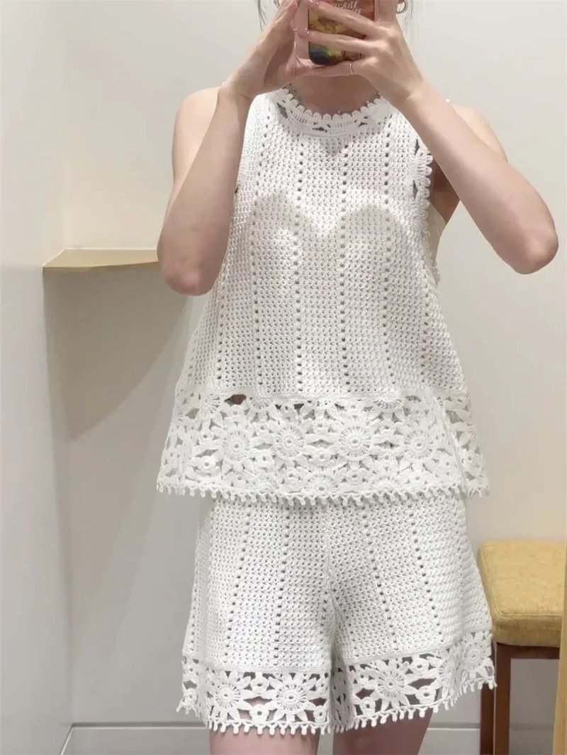 Chic Women's Knitted Top and Shorts Set