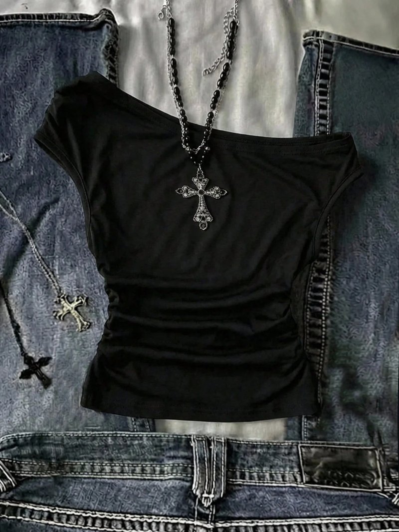 Chic One-Shoulder Cropped T-Shirt