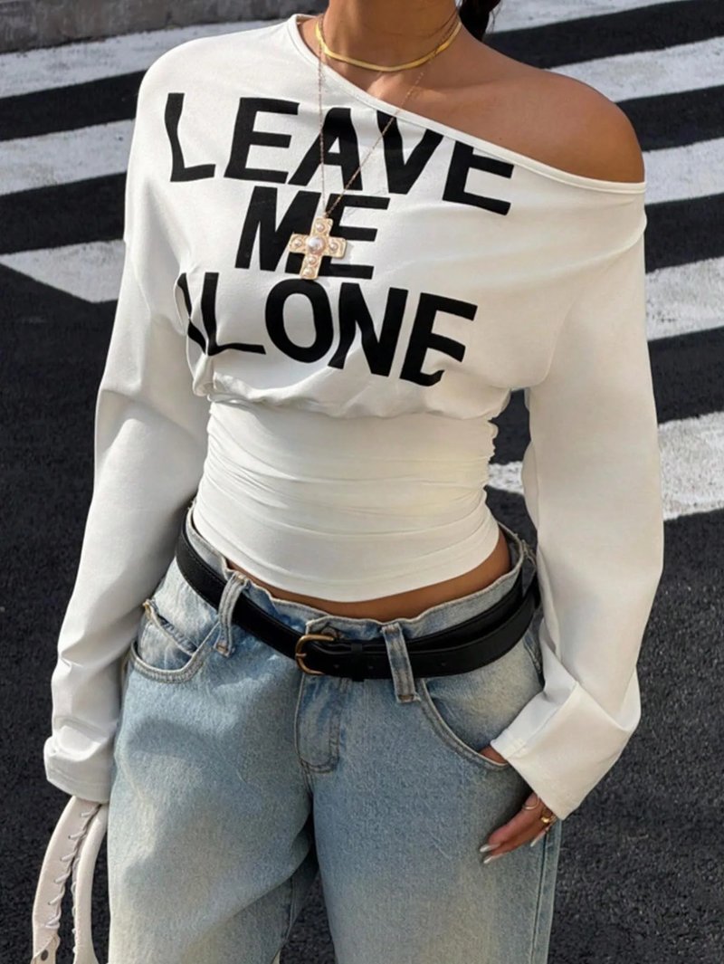 Retro Asymmetric One-Shoulder Sweatshirt