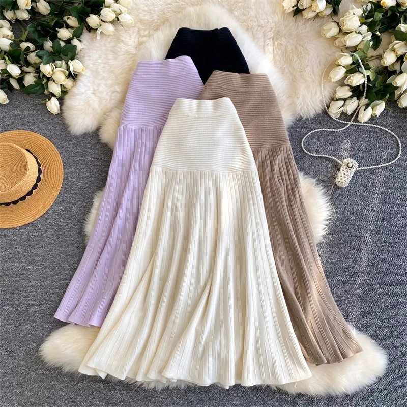 Chic Ribbed Knit Midi Skirt