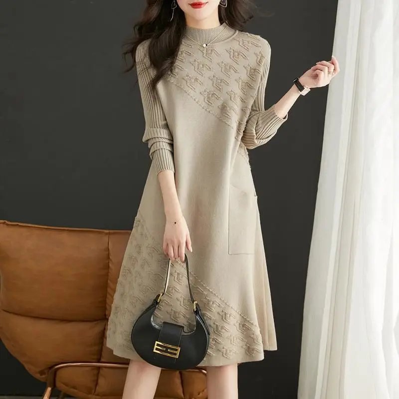 Chic A-Line Midi Dress with Pockets