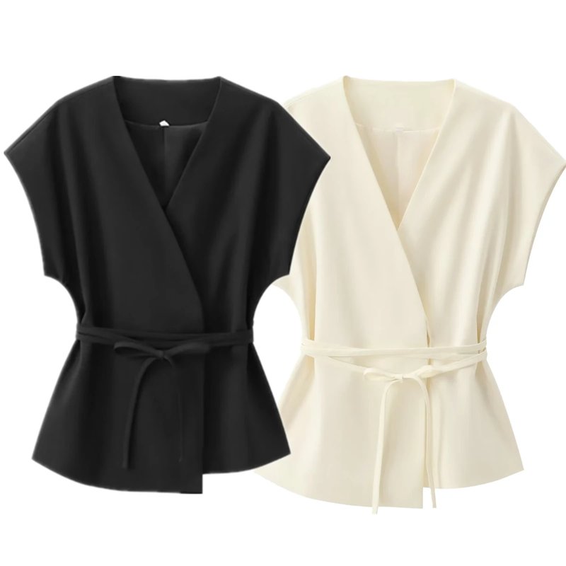 Chic Sleeveless Minimalist Blazer