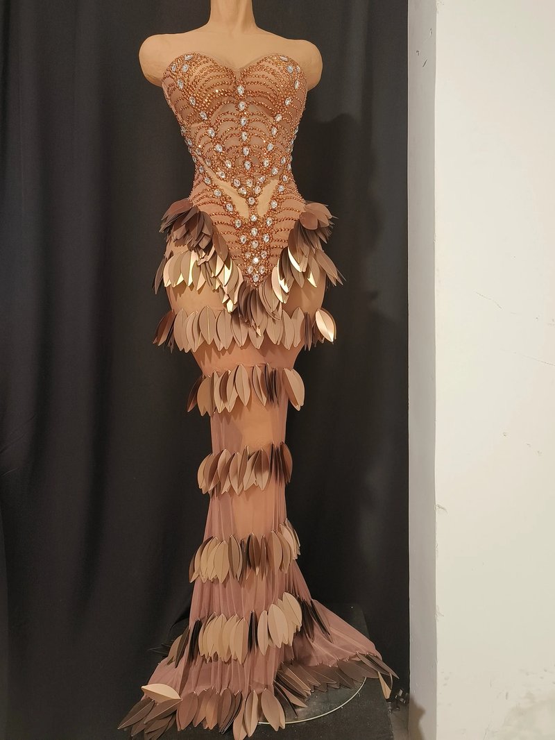 Elegant Sparkly Leaf Strapless Dress