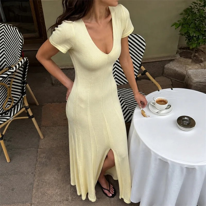 Elegant Ribbed Knit Maxi Dress