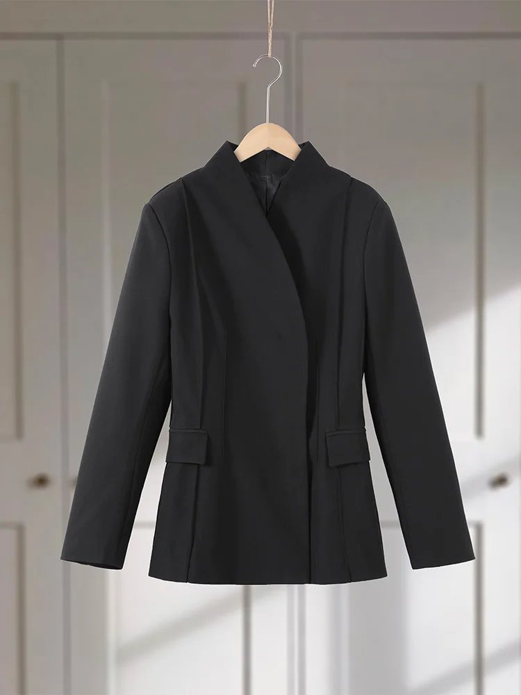 Chic Black Blazer for Women