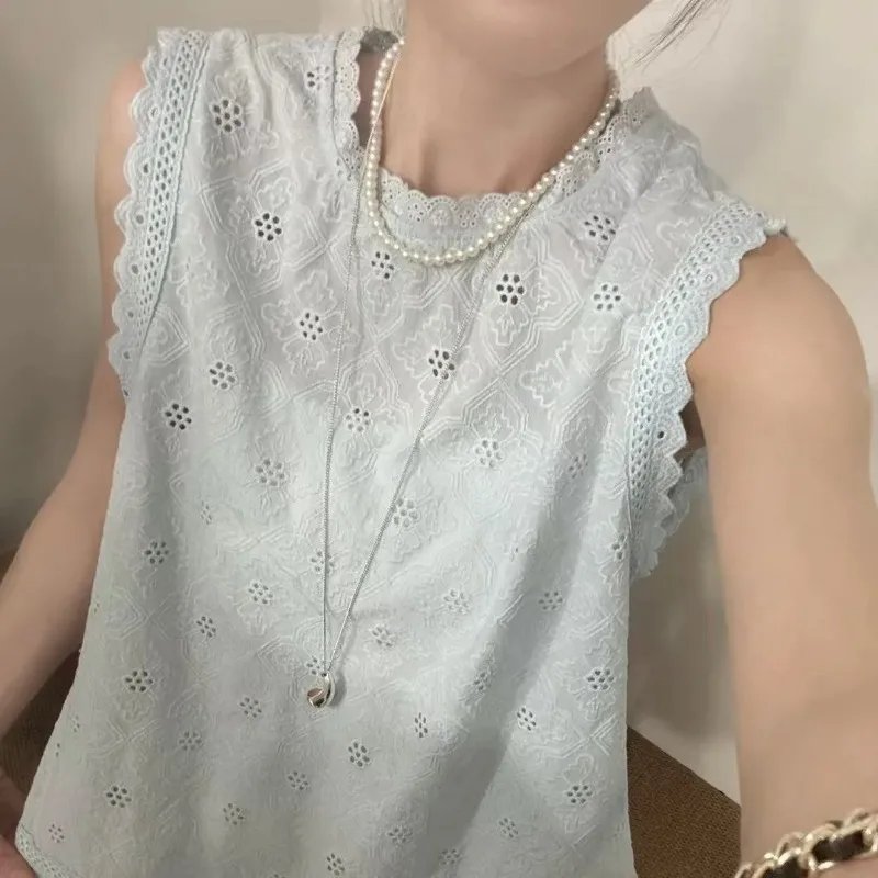 Vintage Lace Sleeveless Blouse