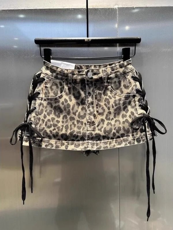 Chic Leopard Print A-Line Skirt