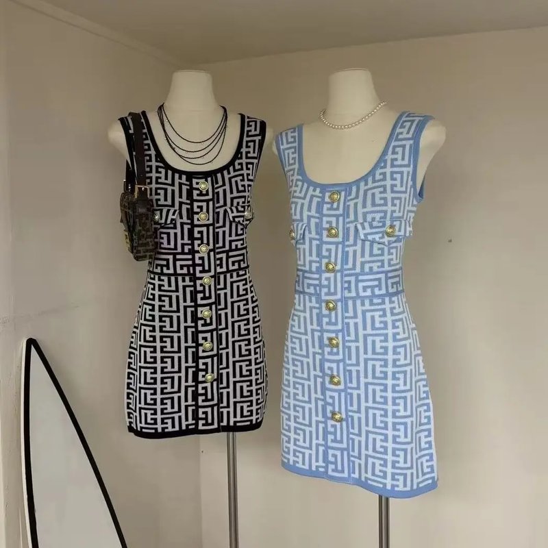 Elegant Geometric Knit Mini Dress