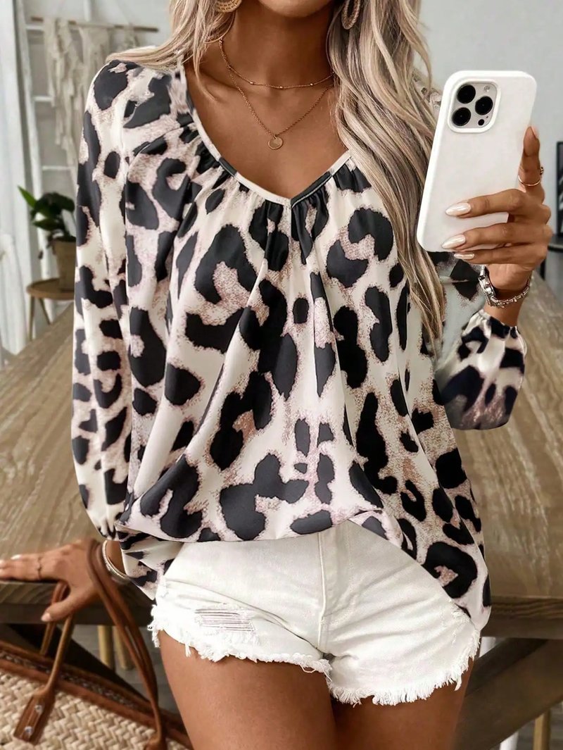 Chic Leopard Print Blouse