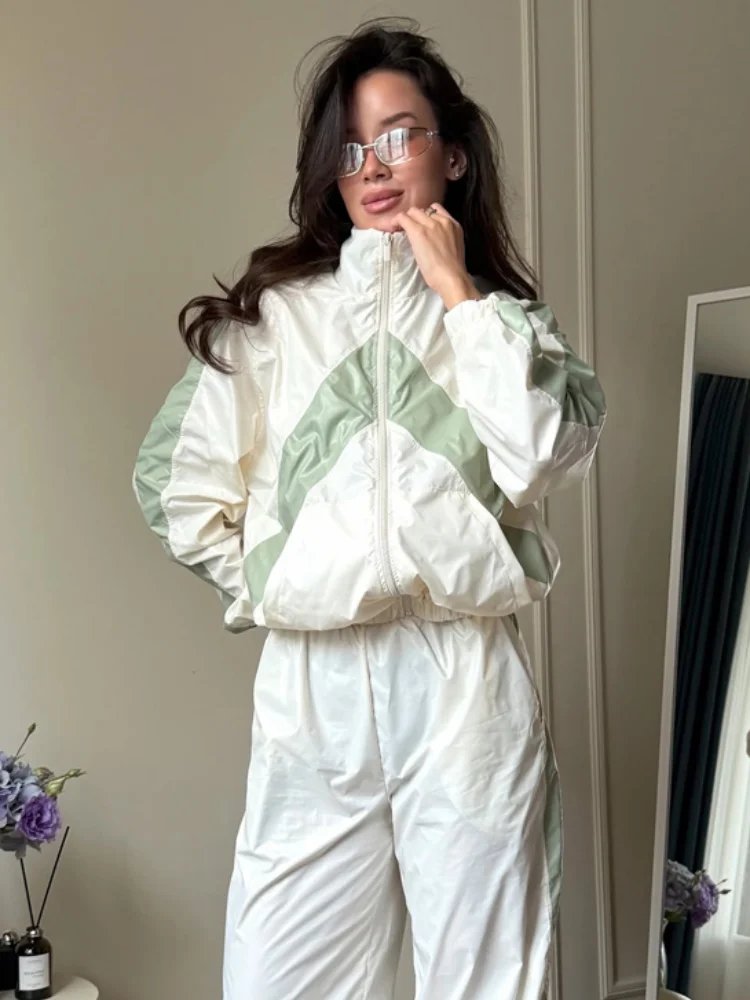 Chic Women's Tracksuit Set