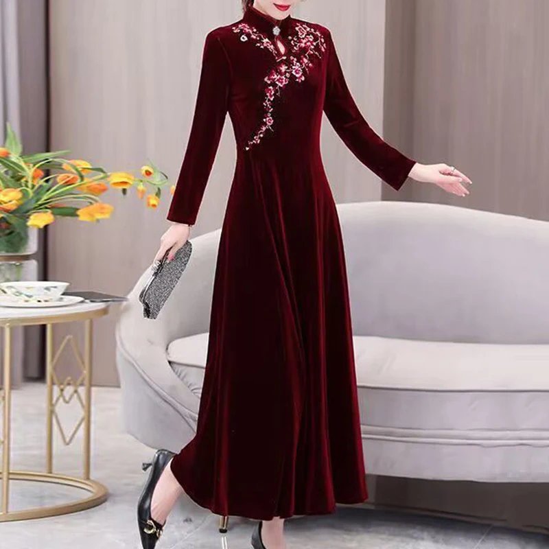 Elegant Velvet Floral Cheongsam Dress