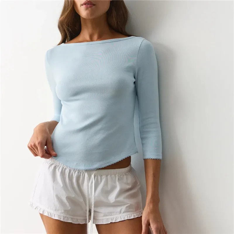 Chic Y2K Lace Crop Top