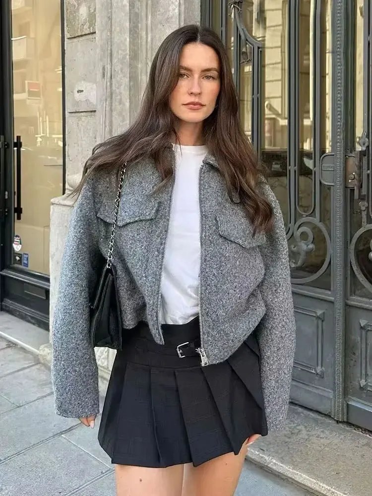 Chic Cropped Jacket with Pockets