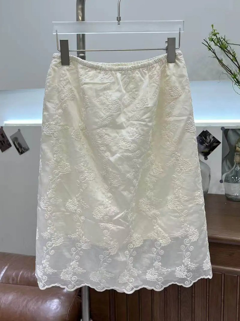 Chic Plus Size Embroidered A-Line Skirt