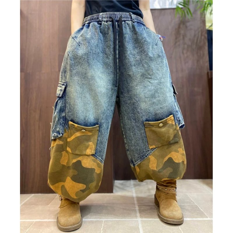 Stylish Multi-Pocket Wide-Leg Jeans