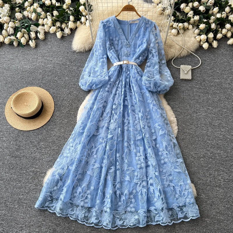 Elegant Lace V-Neck Evening Gown